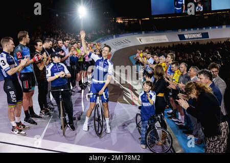 ROTTERDAM - Niki Terpstra est mis en lumière pendant les six jours de Rotterdam. Le gagnant du Tour de Flandre et de Paris-Roubaix, entre autres, dit Au revoir comme cycliste professionnel à l'âge de 38 ans. ANP MARCEL GUERRIER Banque D'Images