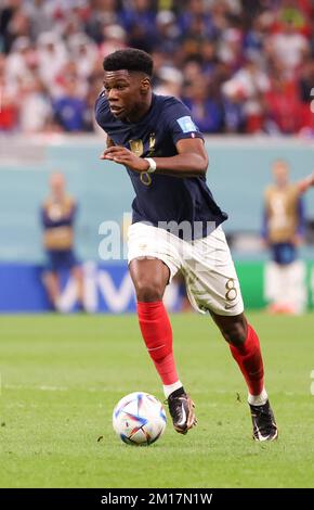 Aurélien Tchouameni de France lors de la coupe du monde de la FIFA 2022, quart de finale du match de football entre l'Angleterre et la France sur 10 décembre 2022 au stade Al Bayt à Al Khor, Qatar - photo Jean Catuffe / DPPI crédit: DPPI Media / Alamy Live News Banque D'Images