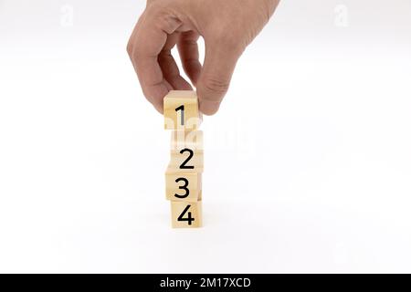 L'ordre de priorité de toute activité est correct. Une personne définit des priorités Banque D'Images