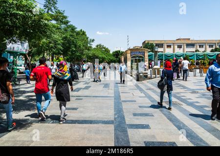 Téhéran, Iran - juin, 2018: La rue du centre-ville de Téhéran biew autour du Grand Bazar dans la ville de Téhéran, Iran. Banque D'Images