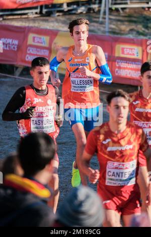 TURIN, ITALIE - DÉCEMBRE 11: Stefan Nillessen des pays-Bas participant à la course masculine U20 lors des Championnats européens de cross-country sur 11 décembre 2022 à Turin, Italie (photo de Federico Tardito/BSR Agency) crédit: BSR Agency/Alay Live News Banque D'Images