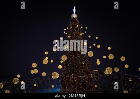 Kiev Ukraine - 01.13.2022: Le principal arbre de Noël de l'Ukraine sur Saint Sophia Square, Kiev en 2022 Banque D'Images