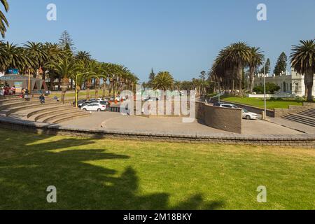 Swakopmund , Namibie - 03 octobre 2018 : Maison d'Etat de Swakopmund, résidence officielle du président. Parking. Banque D'Images