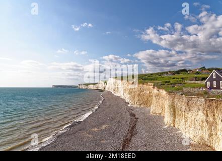 Admirez le Seven Sisters to Birling Gap qui se trouve entre Eastbourne et Seaford sur la côte sud de l'Angleterre. East Sussex, Angleterre du Sud Banque D'Images