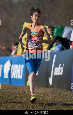 TURIN, ITALIE - DÉCEMBRE 11: Amina Maatoug des pays-Bas participant à la course des femmes U23 lors des Championnats européens de cross-country sur 11 décembre 2022 à Turin, Italie (photo de Federico Tardito/BSR Agency) crédit: BSR Agency/Alay Live News Banque D'Images