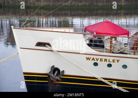 Le bateau à vapeur Waverley paddle amarré sur la rivière Clyde par le Centre des sciences Banque D'Images