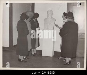 Semaine 'ce travail paie votre communauté', 20 mai à 25 mai, Massachusetts WPA Art Project, 881 Commonwealth Avenue, Boston , Expositions d'art, Sculpture, Guides touristiques. Collection de photographies du Massachusetts WPA Federal Art Project Banque D'Images