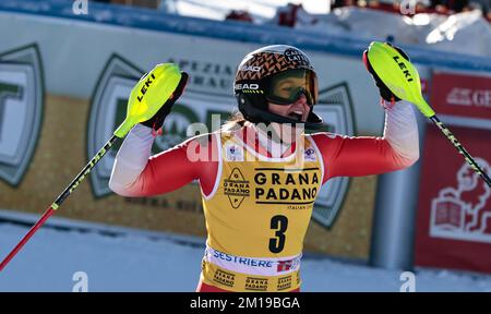 Sestriere, Italie. 11th décembre 2022. SKI - coupe DU MONDE de SKI FIS, Slalom Sestriere féminin, Piemonte, Italie HOLDENER Wendy Winner femmes Slalom Sestriere crédit: Independent photo Agency/Alay Live News Banque D'Images