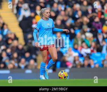 Manchester, Royaume-Uni. 11th décembre 2022. Alex Greenwood #5 de Manchester City contrôle le ballon pendant le match de Super League féminin de la FA Manchester City Women vs Manchester United Women au campus Etihad, Manchester, Royaume-Uni, 11th décembre 2022 (photo de Conor Molloy/News Images) à Manchester, Royaume-Uni le 12/11/2022. (Photo de Conor Molloy/News Images/Sipa USA) crédit: SIPA USA/Alay Live News Banque D'Images