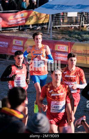 TURIN, ITALIE - DÉCEMBRE 11: Stefan Nillessen des pays-Bas participant à la course masculine U20 lors des Championnats européens de cross-country sur 11 décembre 2022 à Turin, Italie (photo de Federico Tardito/BSR Agency) crédit: BSR Agency/Alay Live News Banque D'Images