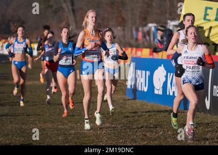 TURIN, ITALIE - DÉCEMBRE 11: Dione Schipper des pays-Bas participant à la course des femmes U20 lors des Championnats européens de cross-country sur 11 décembre 2022 à Turin, Italie (photo de Federico Tardito/BSR Agency) crédit: BSR Agency/Alay Live News Banque D'Images