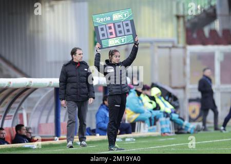 Benevento, Italie. 11th décembre 2022. Arbitre Maria Sole Ferrieri Caputi pendant le match de football de la série B entre Benevento Calcio et COMME Cittadella au stade Ciro Vigorito à Benevento (Italie), 11 décembre 2022. Photo Cesare Purini/Insidefoto crédit: Insidefoto di andrea staccioli/Alamy Live News Banque D'Images