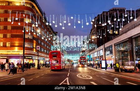 Illuminations de Noël à Oxford Street à Christmas London, Royaume-Uni Banque D'Images