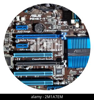 Profitez de performances exceptionnelles avec la carte mère de jeu Asus P8H67-V. 27 août 2022 Istanbul Turquie Banque D'Images