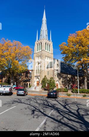 DURHAM, NC, USA-1 DÉCEMBRE 2022 : l'église méthodiste de la Trinité, le jour ensoleillé de la fin de l'automne. Banque D'Images