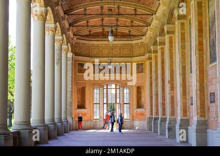 Säulengang, Trinkhalle, Kurpark, Baden-Baden, Bade-Wurtemberg, Allemagne Banque D'Images