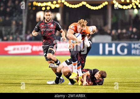 Londres, Royaume-Uni. 11th décembre 2022. Duhan van Der Merwe, d'Édimbourg, le rugby à XV avance avec le ballon lors du match de la coupe des champions de rugby européenne entre Saracens et Édimbourg au stade StoneX, Londres, Angleterre, le 11 décembre 2022. Photo de Phil Hutchinson. Utilisation éditoriale uniquement, licence requise pour une utilisation commerciale. Aucune utilisation dans les Paris, les jeux ou les publications d'un seul club/ligue/joueur. Crédit : UK Sports pics Ltd/Alay Live News Banque D'Images