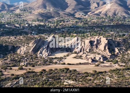 Vue aérienne du parc du comté de Vasquez Rocks près d'Agua Dulce dans le comté de Los Angeles, Californie. Banque D'Images