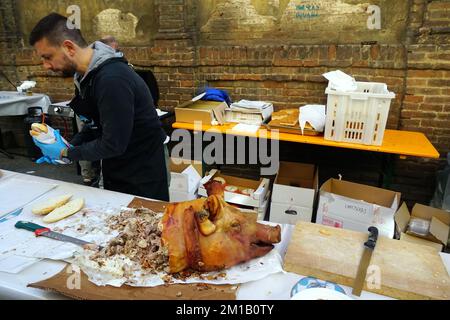 Tête de porc rôtie, marché de rue, cuisine de rue, Sienne, Toscane, Toscane, Italie, Europe Banque D'Images