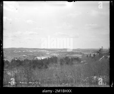 Réservoir Wachusett, en regardant la vallée autour du barrage principal, depuis la colline sur la rive ouest de la rivière Nashua en face du site du barrage principal, Clinton, Mass., Mar. 9, 1896 , ouvrages d'eau, réservoirs, structures de distribution d'eau, vues générales, site de préconstruction Banque D'Images