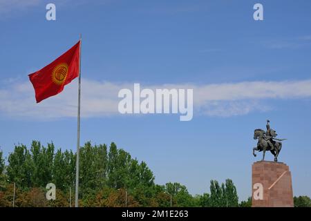 Monument de Manas inspiré d'un drapeau épique traditionnel et kirghize, place Ala-Too, Bichkek, Kirghizistan Banque D'Images