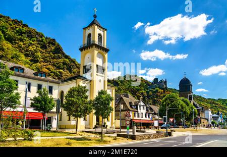 Églises et Burg Katz à Sankt Goarshausen dans la gorge du Rhin, patrimoine mondial de l'UNESCO en Allemagne Banque D'Images