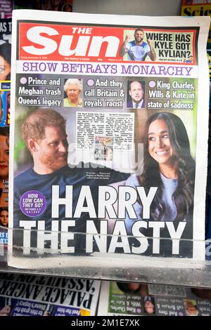 'Harry the Nasty' The Sun titre du journal première page Harry and Meghan Netflix documentaire sur TV 9 décembre 2022 Londres Royaume-Uni Grande-Bretagne Banque D'Images