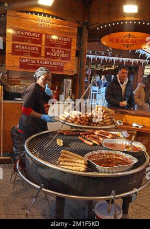 Liverpool marché allemand de Noël grill swing au St Georges hall 2022, St George's PL, Liverpool, Merseyside, Angleterre, ROYAUME-UNI, L1 1JJ Banque D'Images