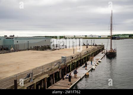 Vue sur le quai depuis le service de traversier de Casco Bay Island dans le port de Portland, Casco Bay, Maine, États-Unis. Banque D'Images