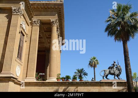 Le Teatro Massimo Vittorio Emanuele, mieux connu sous le nom de Teatro Massimo, à Palerme est le plus grand opéra en Italie, et l'un des plus grands Banque D'Images