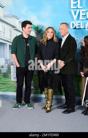 Tom Hanks, Rita Wilson, Truman Hanks assiste à un photocall ‘Un homme appelé Otto’ à l’hôtel Ritz sur 12 décembre 2022 à Madrid, en Espagne Banque D'Images