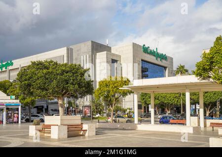 Centre commercial El Corte Ingles à Puerto Banus, Marbella, Costa del sol, Espagne. Banque D'Images