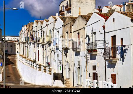 Apulia Puglia Gargano Italie. Monte Sant'Angelo. Maisons typiques Banque D'Images