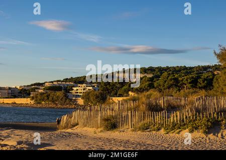 Plage du Lazaret au coucher du soleil Banque D'Images