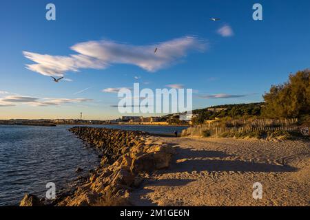 Plage du Lazaret au coucher du soleil Banque D'Images