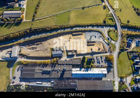 Vue aérienne, nouvelle zone de construction Bottschere-Süd avec route d'alimentation Bundesstraße B480 dans le quartier Bigge à Olsberg, pays aigre, Rhénanie-du-Nord-Westphalie, Banque D'Images