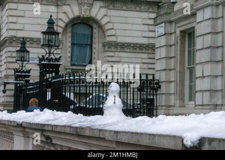 Londres, Angleterre, Royaume-Uni. 12th décembre 2022. Whitehall est vu après de fortes chutes de neige à Londres. (Image de crédit : © Tayfun Salci/ZUMA Press Wire) Banque D'Images