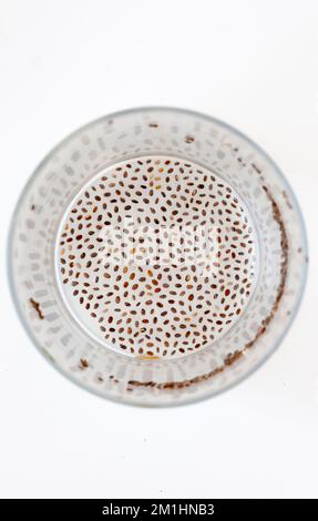 Graines de Chia dans l'eau Banque D'Images
