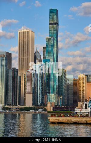 Superbe gratte-ciel au bord du lac à Chicago Banque D'Images