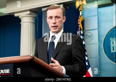 Washington, États-Unis. 12th décembre 2022. Jake Sullivan, conseillère en sécurité nationale, prend la parole lors d'un point de presse à la Maison Blanche dans la salle de presse de la Maison Blanche. Crédit : SOPA Images Limited/Alamy Live News Banque D'Images