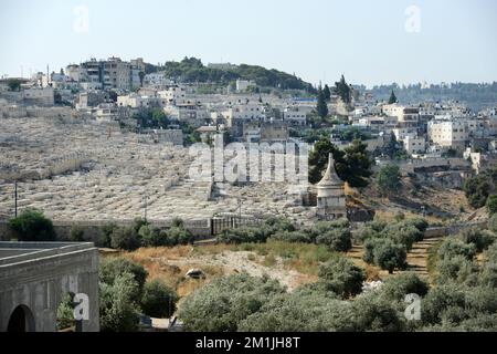 Vue sur la vallée de Kidron avec la tombe d'Absalom. Jérusalem-est. Banque D'Images