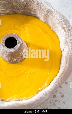 Simple gâteau à la vanille en boîte Banque D'Images