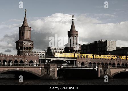 U Bahn, U Bahnstation, Verkehr, Berlin Metro, Berlin Subway, Berlin U Bahn, Metro, transport, U Bahnhof oder moderner Architektur, Metro Banque D'Images