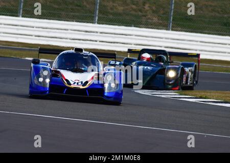 Marcus Jewell, Ben Clucas, Ligier LMP3, Masters Endurance Legends, deux courses tout au long du week-end sur le circuit du Grand Prix, avec des couleurs contemporaines Banque D'Images