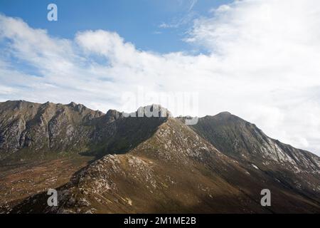 Goat est tombé et le Goat du Nord est tombé vu des pentes de CIR Mhor au-dessus de Glen Rosa sur l'île d'Arran Ayrshire du Nord en Écosse Banque D'Images