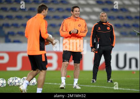 20111031 - GENK, BELGIQUE: Frank Lampard de Chelsea photographié lors d'une session de formation du FC Chelsea à Genk, le lundi 31 octobre 2011. Demain, le club belge de football de première division KRC Genk et le club anglais de football de première division Chelsea FC jouent leur match du Groupe E le quatrième jour de la compétition de la Ligue des Champions. BELGA PHOTO YORICK JANSENS Banque D'Images