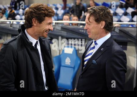 20111101 - GENK, BELGIQUE : l'entraîneur-chef de Chelsea André Villas-Boas et l'entraîneur-chef de Genk Mario ont été photographiés avant le quatrième match de la Ligue des Champions, dans le groupe E, entre KRC Genk et Chelsea FC, le mardi 01 novembre 2011, à Genk, Belgique. BELGA PHOTO YORICK JANSENS Banque D'Images