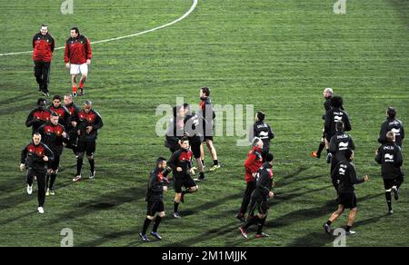 20120228 - HÉRAKLION, BELGIQUE : l'entraîneur national belge des Red Devils, Georges Leekens, l'entraîneur adjoint belge, Marc Wilmots, et les joueurs photographiés lors d'une séance d'entraînement des Red Devils, l'équipe nationale belge de football, à Héraklion, Grèce, le mardi 28 février 2012. L'équipe se prépare pour un match amical contre la Grèce demain à Héraklion. BELGA PHOTO ERIC LALMAND Banque D'Images
