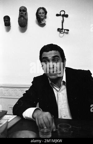 Carlos Alonso, peintre argentin, vers 1965 Banque D'Images