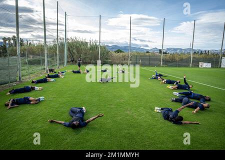 Joueur de Gent photographié lors d'une session d'entraînement au camp d'entraînement d'hiver de l'équipe belge de football de première division KAA Gent à Oliva, Espagne, le mardi 13 décembre 2022. BELGA PHOTO LUC CLAESSEN Banque D'Images